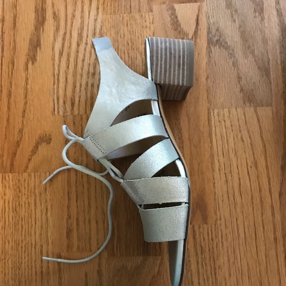 NIB Naturalizer Felicity Silver Sandal 5.5M - Picture 9 of 13